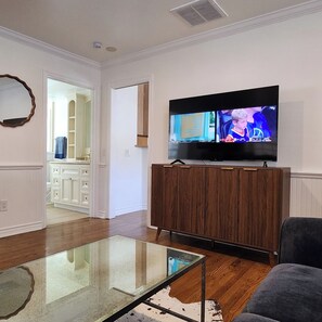 Living area - 
Flower Streets Gem (Newport Beach)