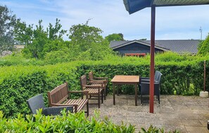 Outdoor dining - Nice home in Karrebæksminde with WiFi (Karrebæksminde)