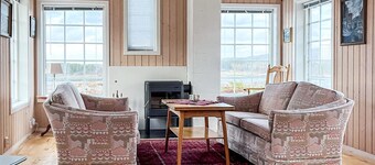 2 bedroom beautiful home in Indre Nerøy