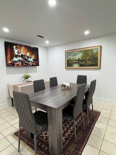 Cozy & modern apartment in Pickering