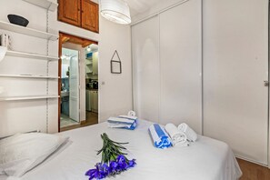 1 bedroom, free WiFi, bed sheets - Square Saint Michel Sea View, Menton, France (Menton)