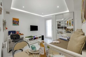 Free WiFi, bed sheets - Studio Old Town 50m Beach and Shop, Menton, France (Menton)