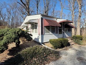 Exterior - Cozy 1-bedroom cottage in charming Monticello (Monticello)