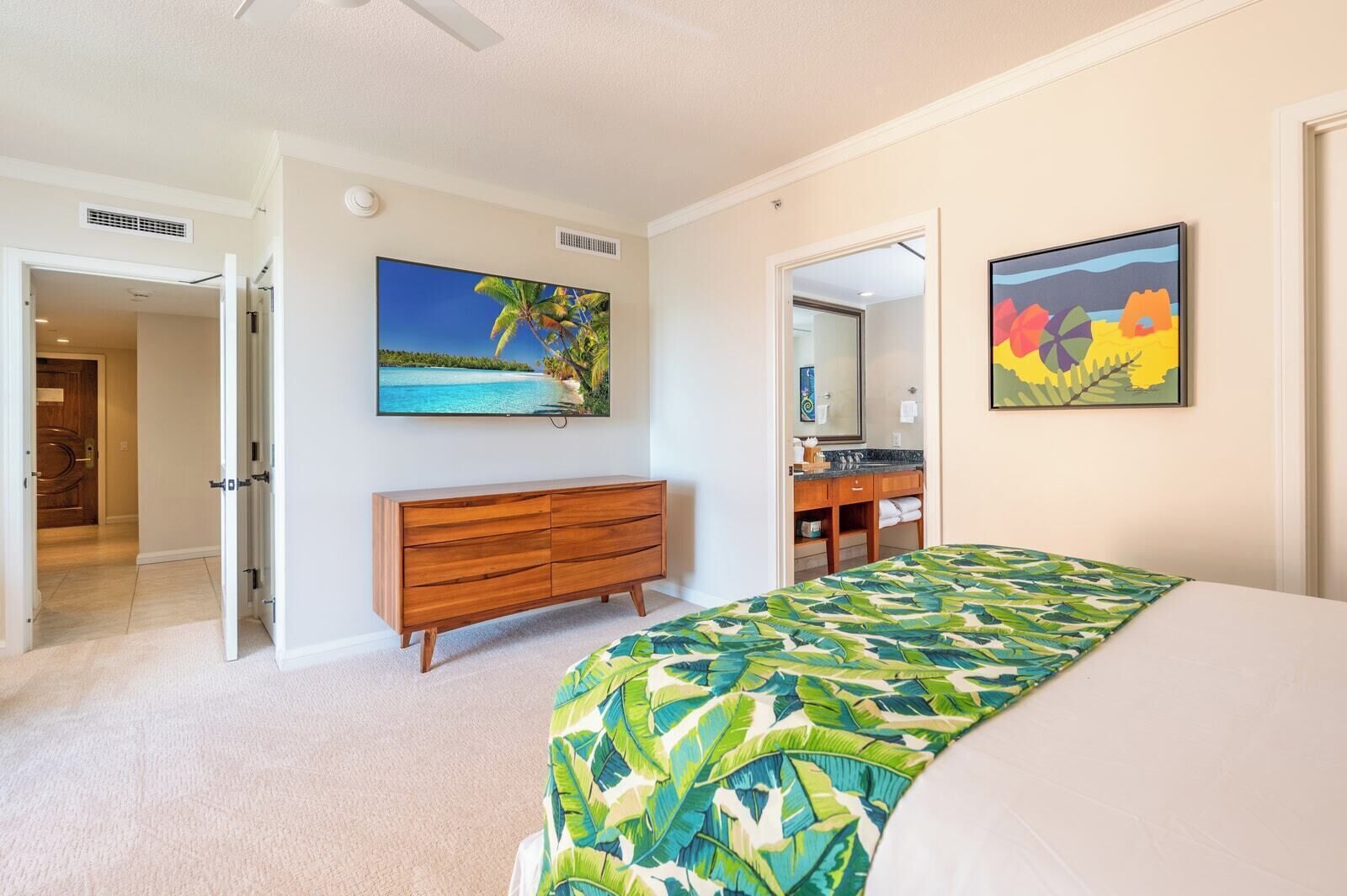 Iron/ironing board, travel crib, WiFi, bed sheets