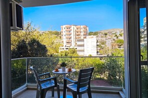Outdoor dining - One Bedroom Apartment In Saranda - 001, Sarandë, Albania (Sarandë)