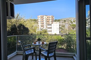 Outdoor dining - One Bedroom Apartment In Saranda - 001, Sarandë, Albania (Sarandë)