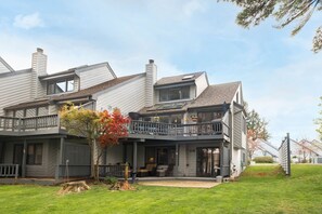 Exterior - Lakefront w Dock/Fire Pit, Walk to Honi/Uno (Oakland)
