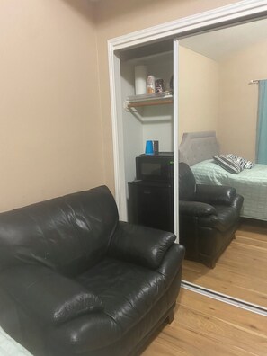 Internet - Separate Entry Room in a Round Rock House near Dell (Round Rock)