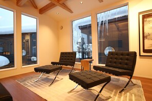 Luxury Villa, Mountain View | Interior