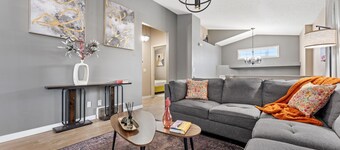 Ultimate 5BR Getaway | Hot Tub • Games • Comfort