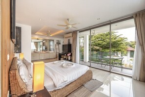 Room - Seaview Rooftop Pool Villa Near Beach V210 (Rawai)