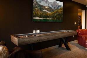 Games room - 20% Off July-Lakefront w Dock, HotTub, Fenced Yard (Oakland)