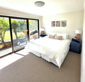 Room - Waterfront Retreat Mooloolaba (Mooloolaba)
