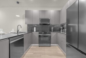 Microwave, oven, dishwasher, coffee/tea maker - New Home near Disney! Modern Retreat in Clermont, Private Pool + Social Club (Ln clermont)