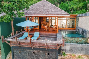 Vila Deluks, pemandangan laut