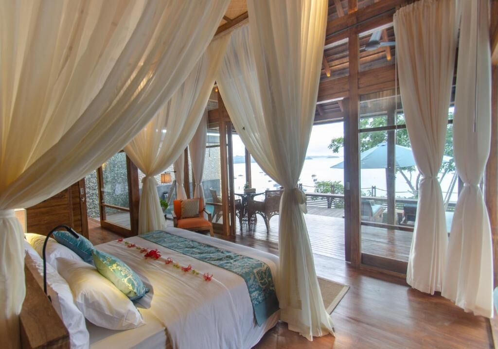 Vila Deluks, pemandangan laut