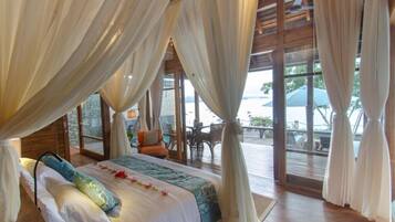 Vila Deluks, pemandangan laut