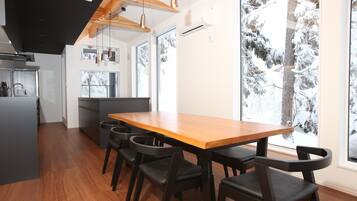 Luxury Villa, Mountain View | Tempat makan