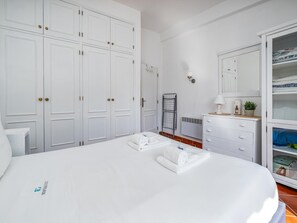 Iron/ironing board, Internet, bed sheets - Pool retreat at Clube da Bemposta (Alvor)