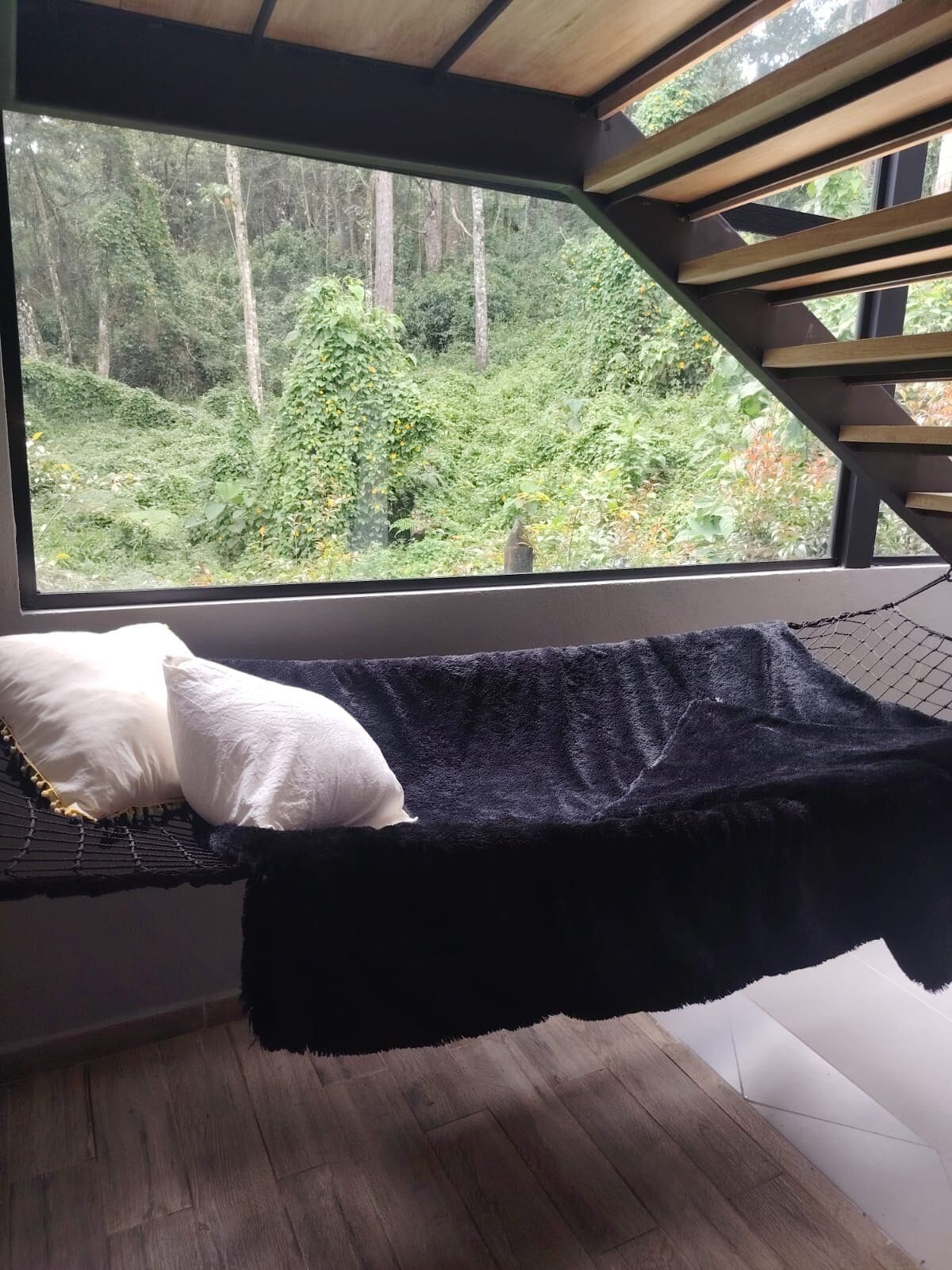 Apartamento de lujo, balcón, vistas a la montaña | Interior
