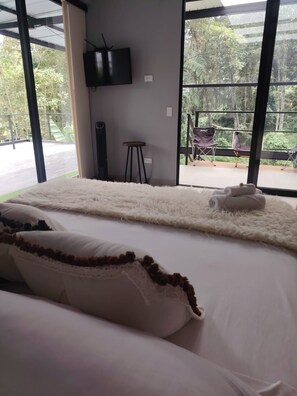 Appartement luxueux, balcon, vue sur la montagne