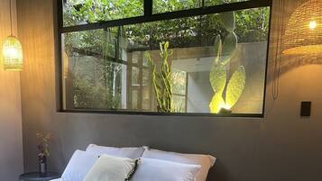 Luxe appartement, balkon, uitzicht op bergen | Een strijkplank/strijkijzer, gratis wifi