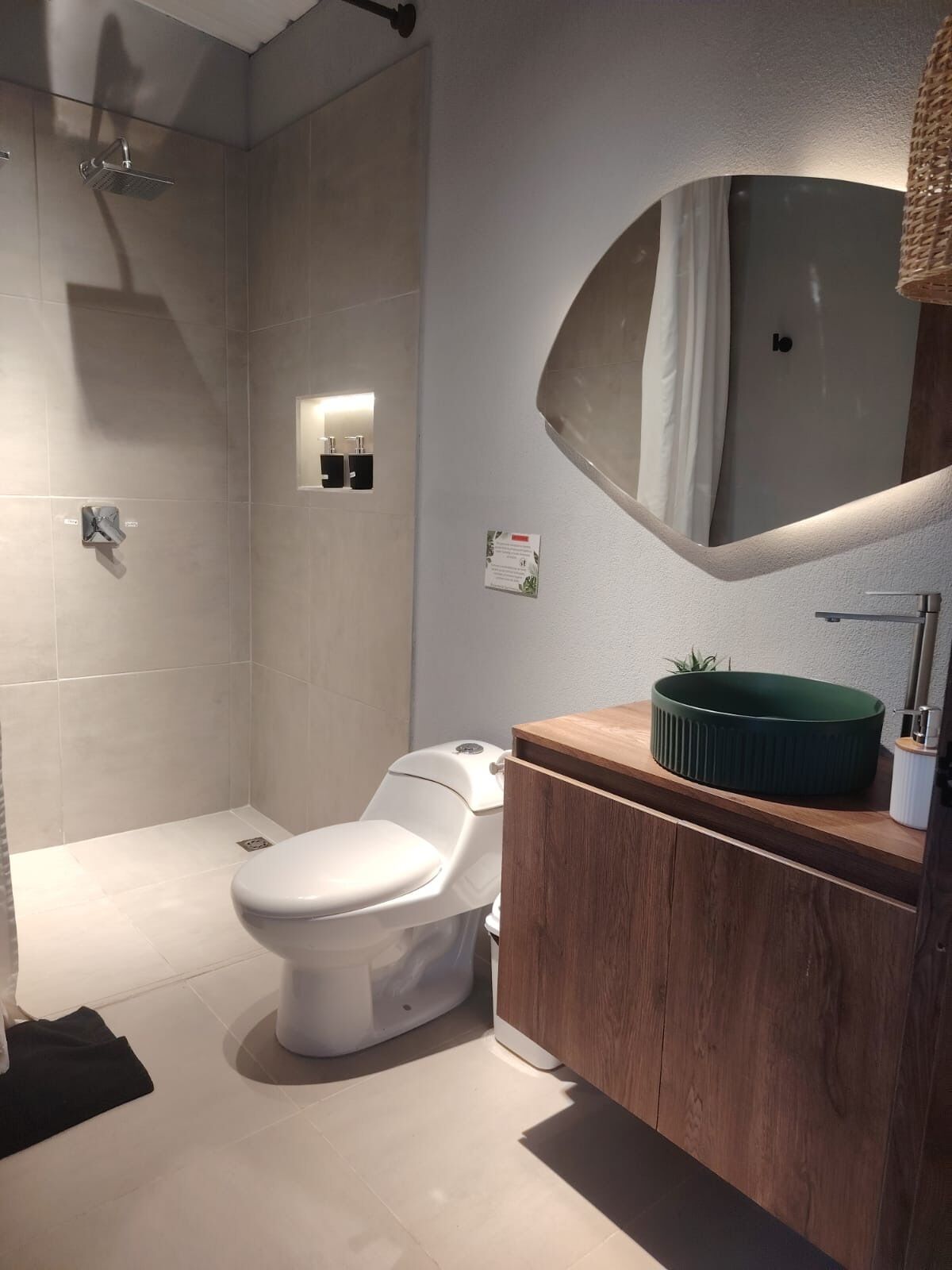 Luxury Apartment, Balcony, Mountain View | Bathroom