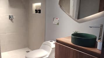 Luxury Apartment, Balcony, Mountain View | Bathroom