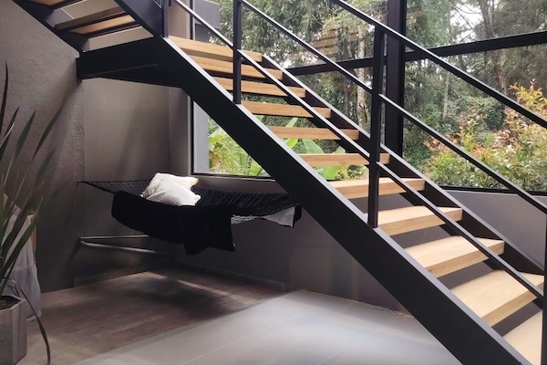 Apartamento de lujo, balcón, vistas a la montaña | Interior