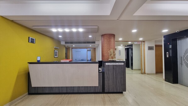 Lobby - Hotel Skylon By Bizzgrow Hotels (Ahmedabad)