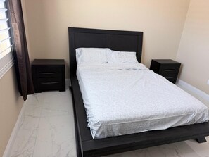 5 habitaciones, escritorio, tabla de planchar con plancha y wifi gratis 