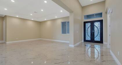 Spacious 5-bedroom villa in half acre lot in Las Vegas with RV Garage