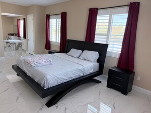 5 bedrooms, desk, iron/ironing board, free WiFi