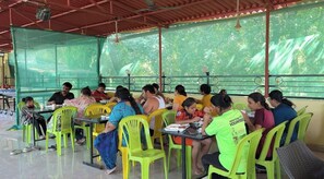 Khu ẩm thực ngoài trời