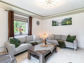 Living area - Family & Pet-Friendly Oasis in Alpbachtal (Radfeld)