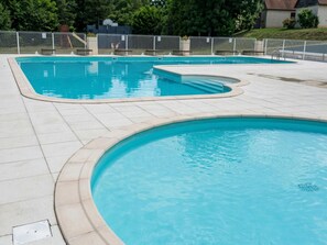 Pool - Beautiful house on holiday park with pool (Lacapelle Marival)