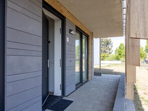 Exterior detail - Harbour appartment with private garden (Kortgene)