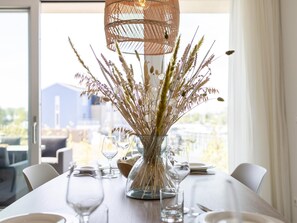 Dining - Harbour appartment with private garden (Kortgene)