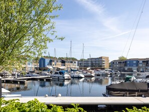 Marina - Harbour appartment with private garden (Kortgene)