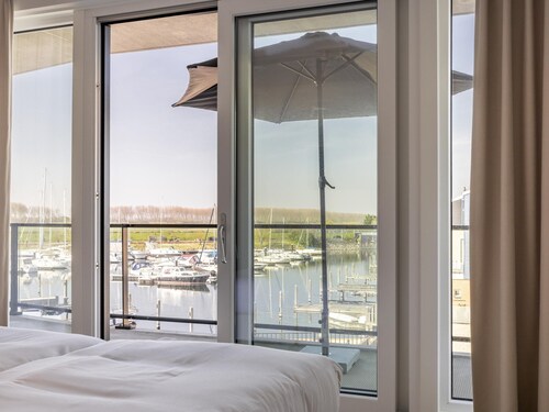 Luxury Harbour flat Kortgene 6p
