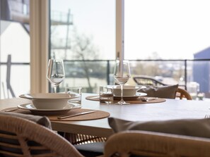 Dining - Harbour apartment with beautiful views (Kortgene)