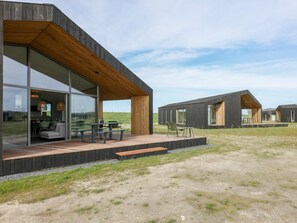 Outdoor dining - Modern holiday home near the Oosterschelde (Wissenkerke)