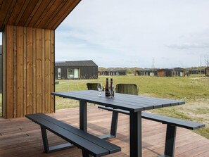 Outdoor dining - Modern holiday home near the Oosterschelde (Wissenkerke)