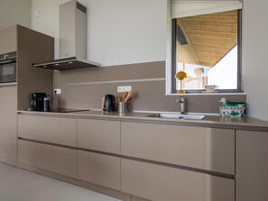 Fridge, microwave, stovetop, dishwasher - Nature house with views over fields (Wissenkerke)