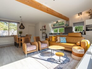 Living area - Holiday home with covered terrace by the coast (Kamperland)
