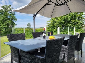 Outdoor dining - Villa with a view over the Veerse Meer (Kamperland)
