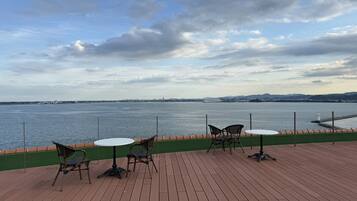 Khu ẩm thực ngoài trời