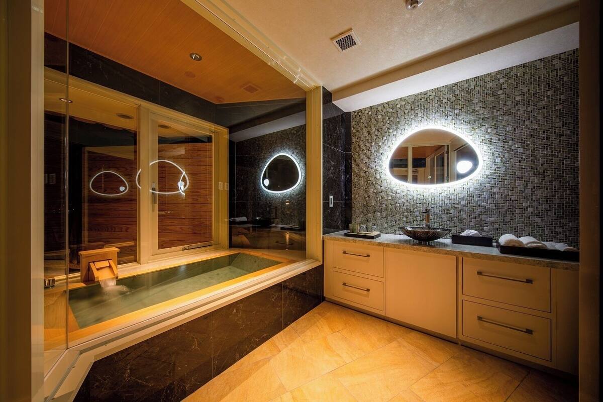 Habitación doble de lujo, 1 cama King size, baño privado, vista al mar | Spa