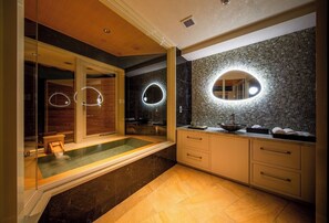 럭셔리 더블룸, 킹사이즈침대 1개, 전용 욕실, 바다 전망 | 스파