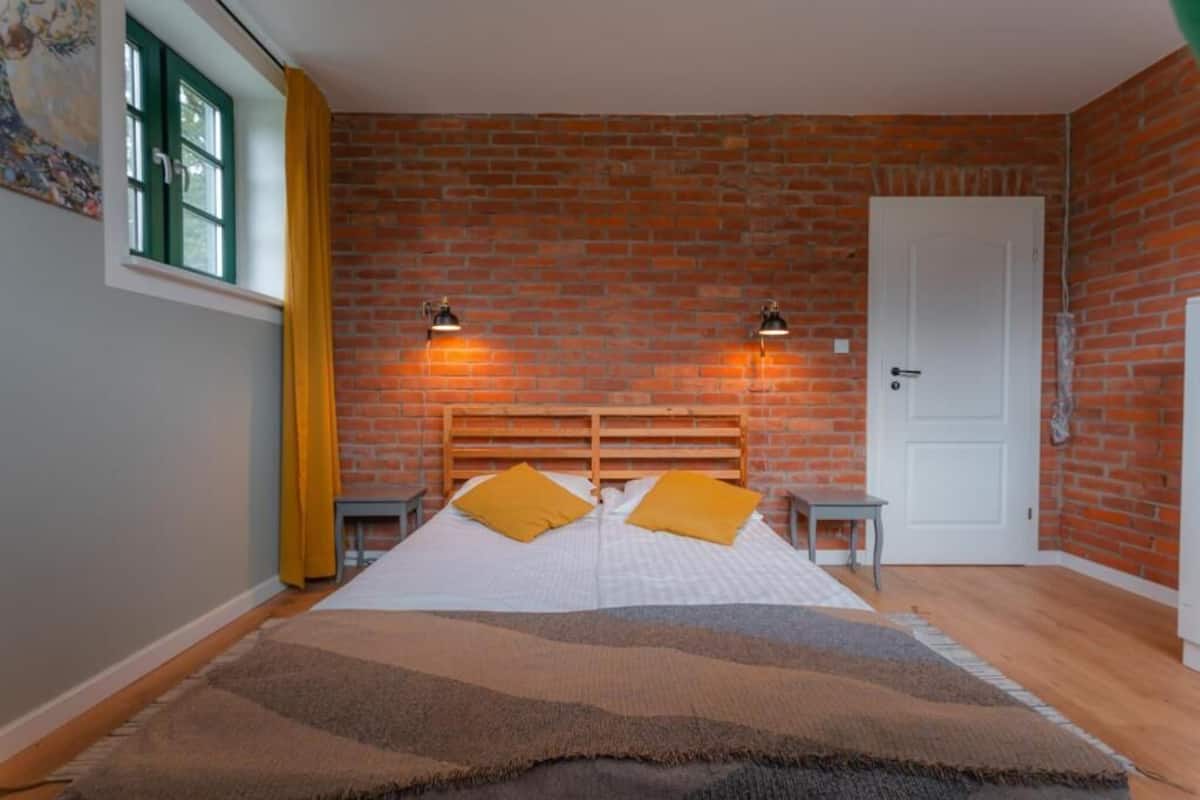 Apartment, Lake View